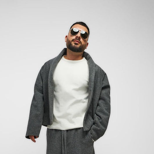 JACHETĂ DIN LÂNĂ PREMIUM CU DESIGN MINIMALIST – GREY EDITION